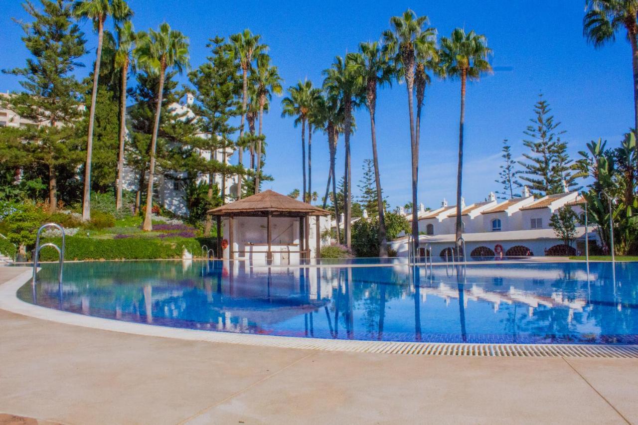 Benalgolf Lovely Apartment In Benalmadena With Sea Views, Excellent Wifi Connection, Private Backyard With Bbq Kültér fotó