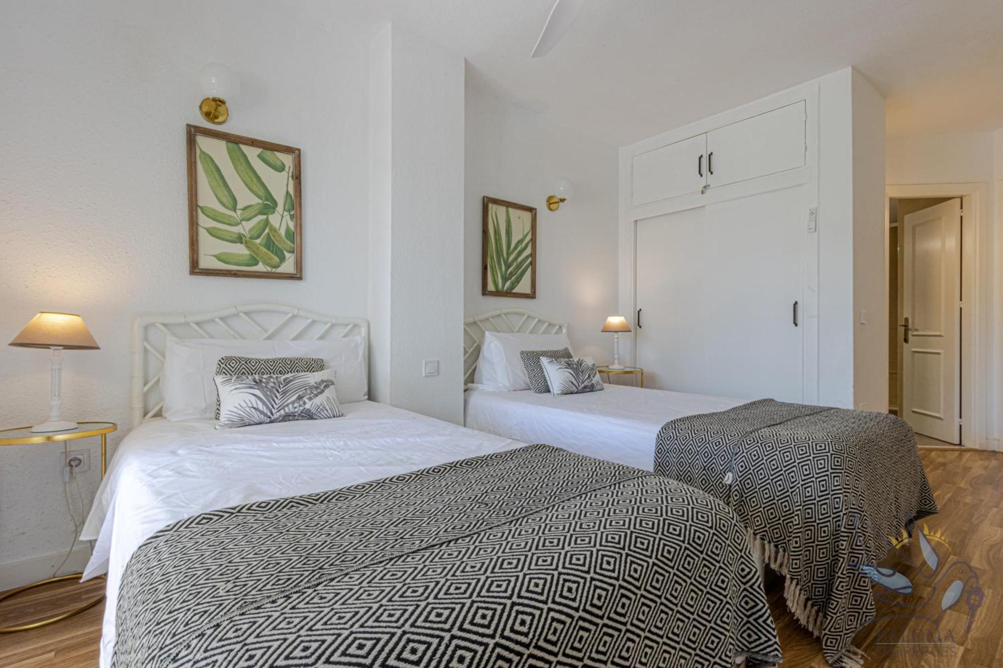 Benalgolf Lovely Apartment In Benalmadena With Sea Views, Excellent Wifi Connection, Private Backyard With Bbq Kültér fotó