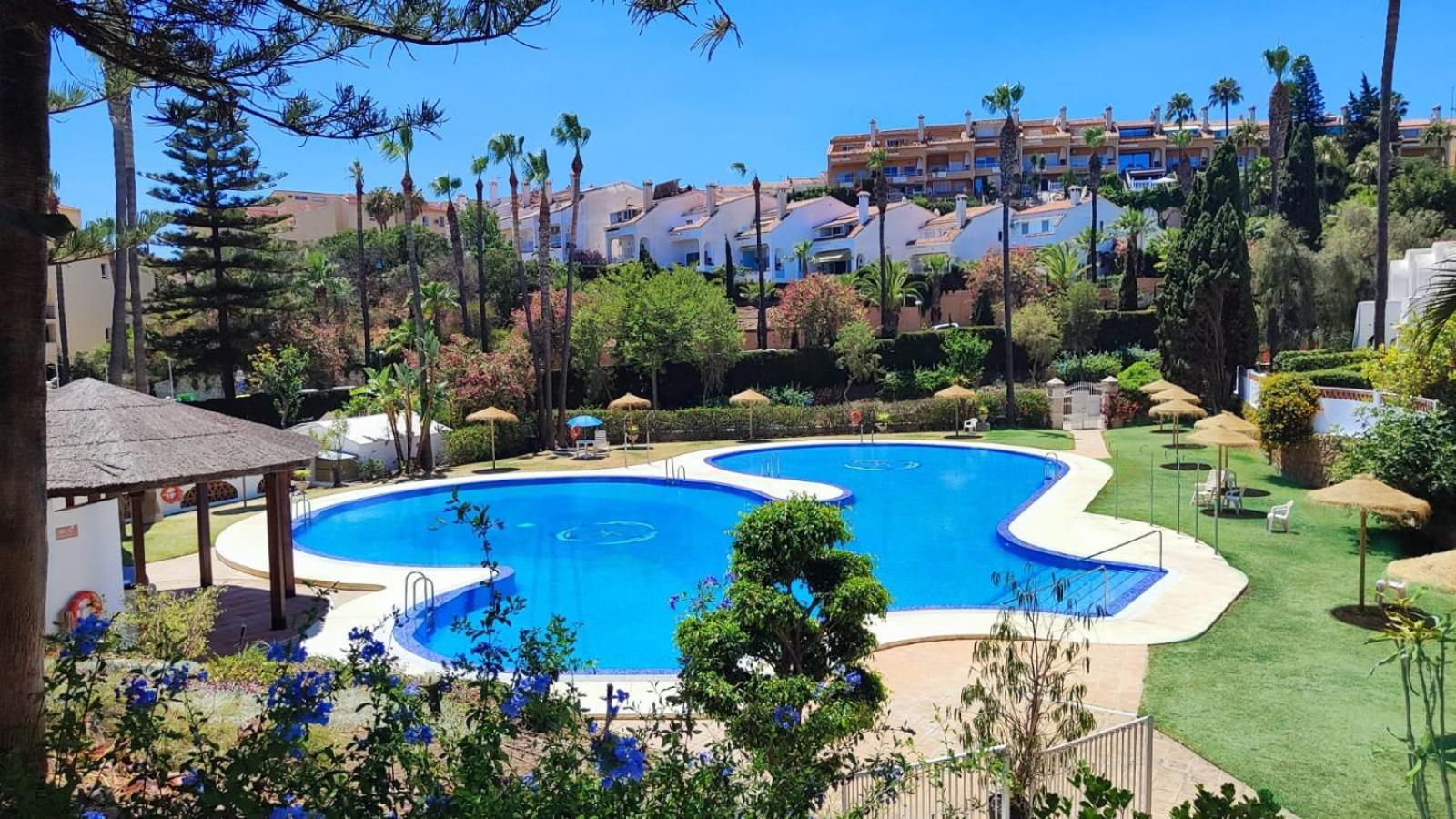 Benalgolf Lovely Apartment In Benalmadena With Sea Views, Excellent Wifi Connection, Private Backyard With Bbq Kültér fotó